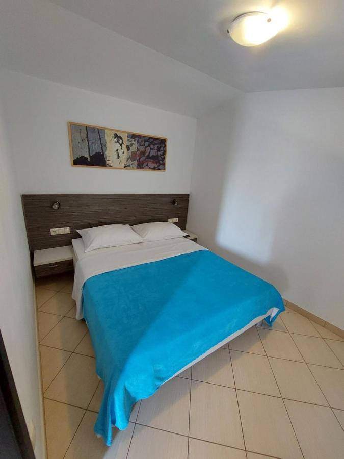 Holiday Baska Voda Ngoại thất bức ảnh