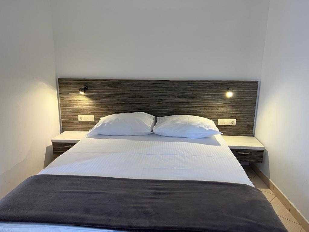 Holiday Baska Voda Ngoại thất bức ảnh